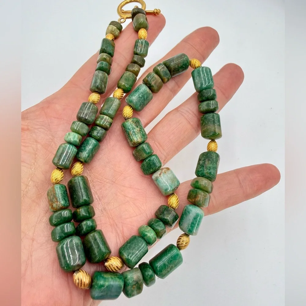 Mineral Grade Emerald Nugget Bead Necklace GoldTone Spacers Toggle Clasp 18” 53g - Picture 7 of 17